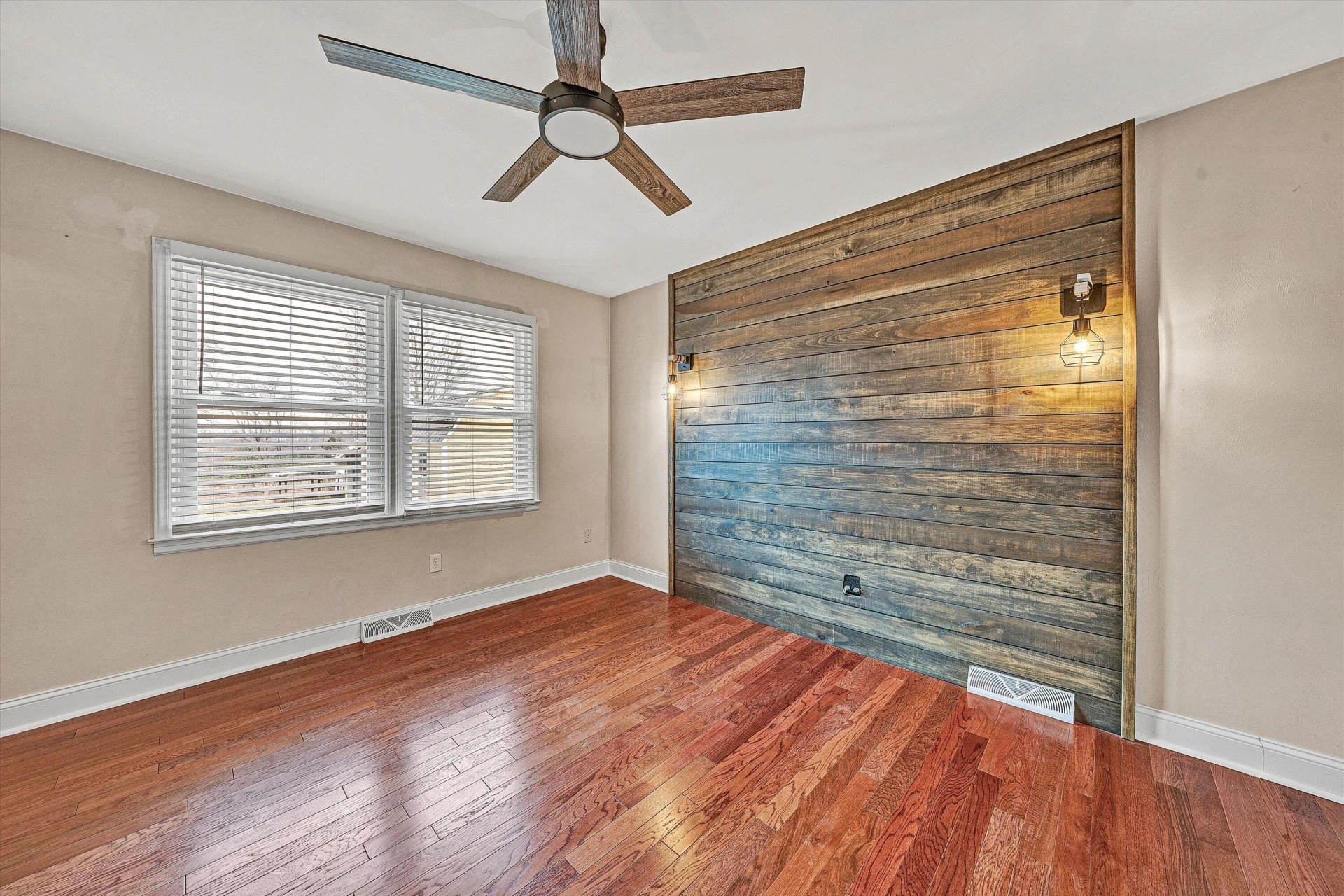 5050 Stewartsville RD - Photo 20