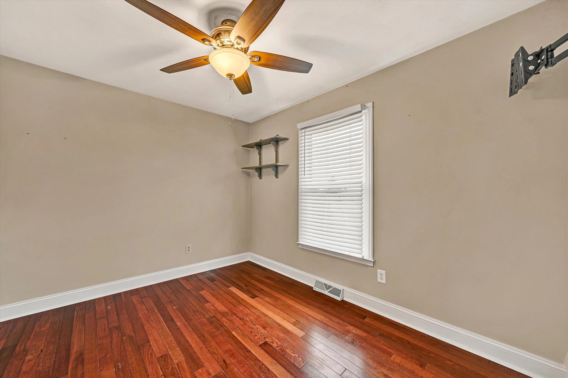 5050 Stewartsville RD - Photo 24