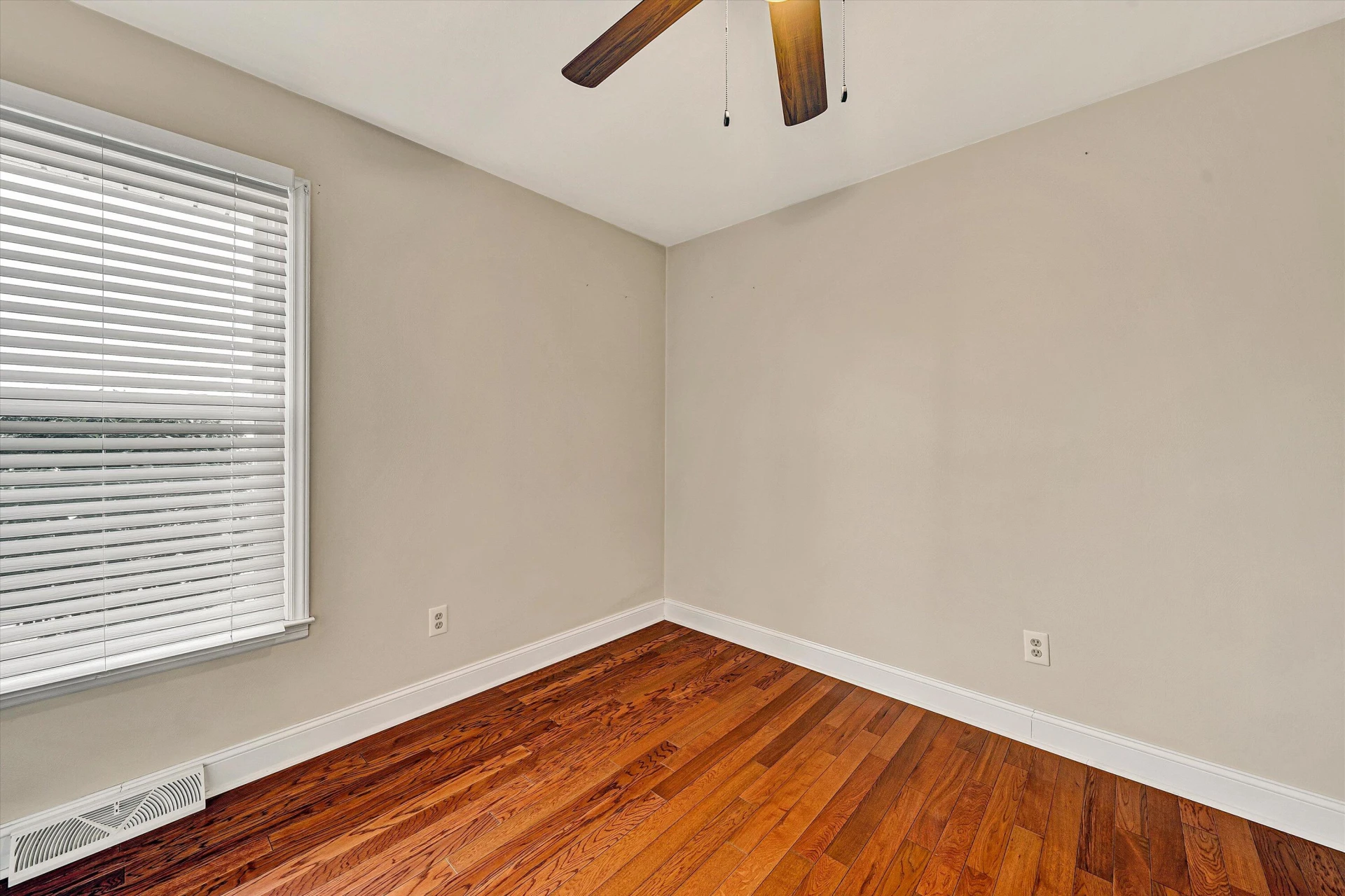 5050 Stewartsville RD - Photo 26