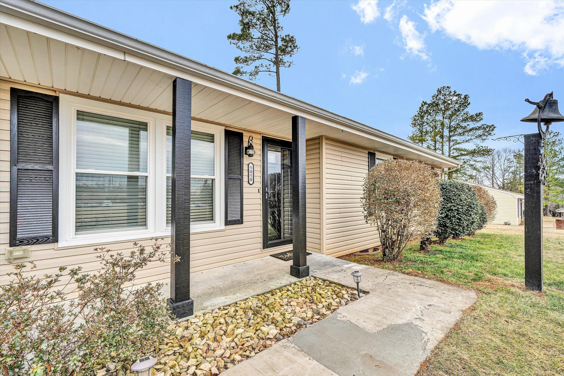 5050 Stewartsville RD - Photo 5