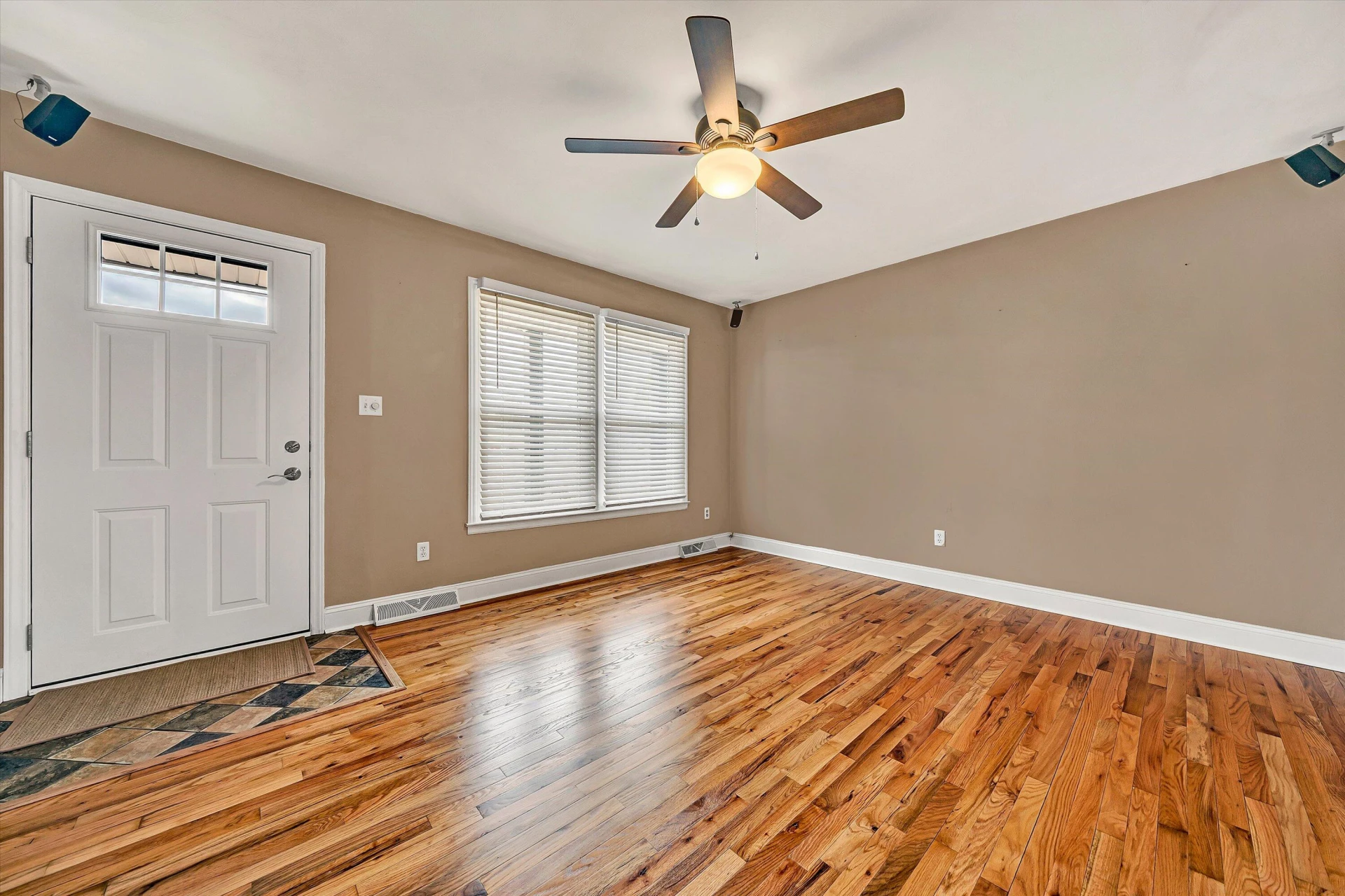 5050 Stewartsville RD - Photo 7