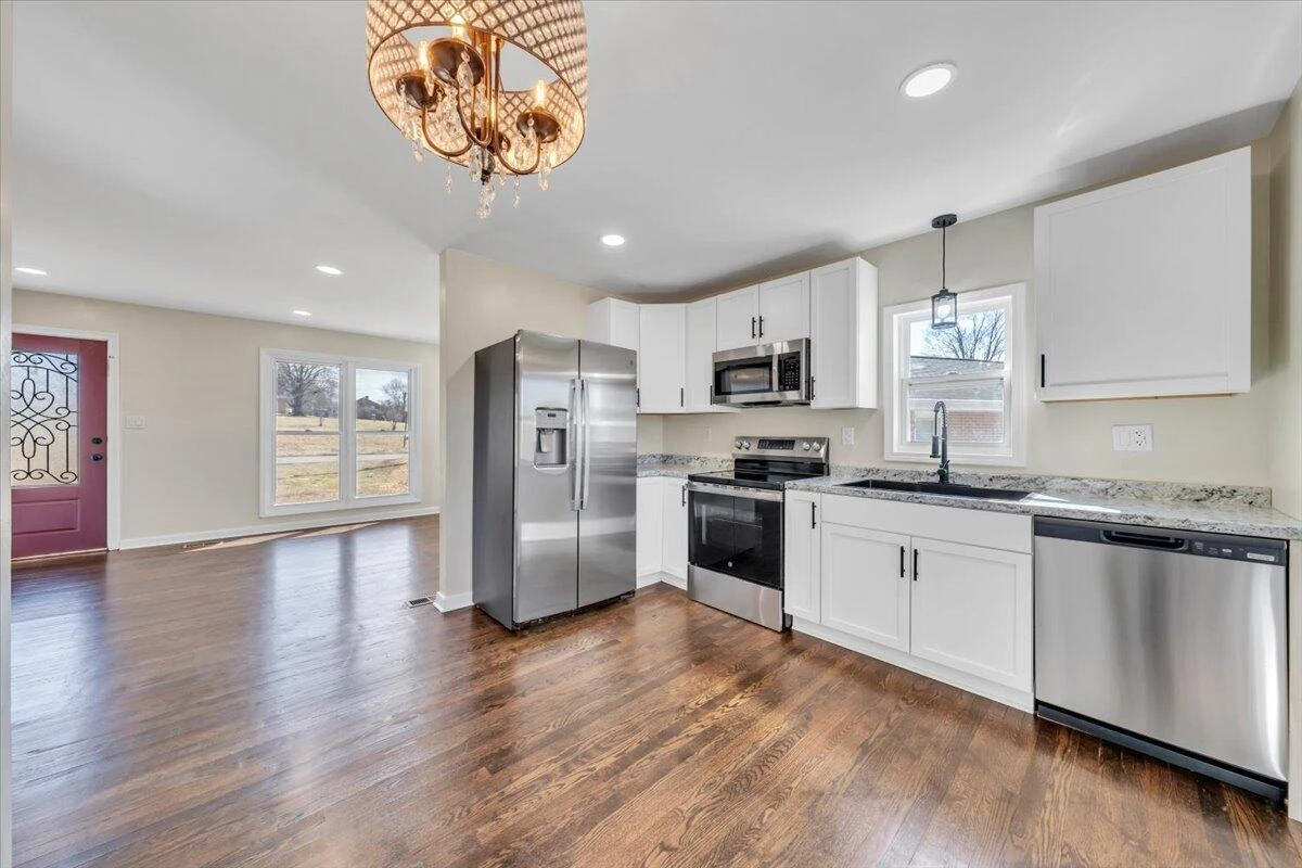 2410 Avalon AVE NW - Photo 15