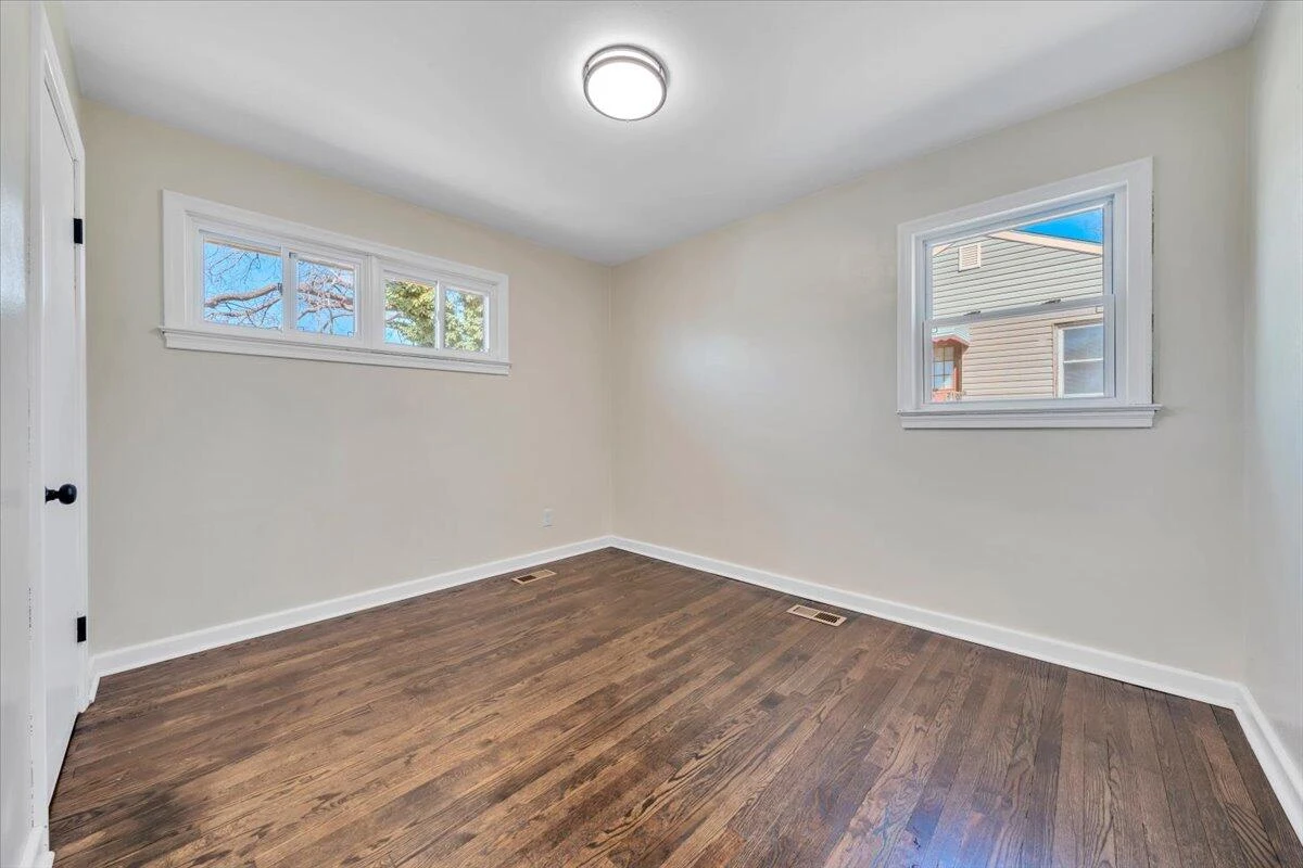 2410 Avalon AVE NW - Photo 16