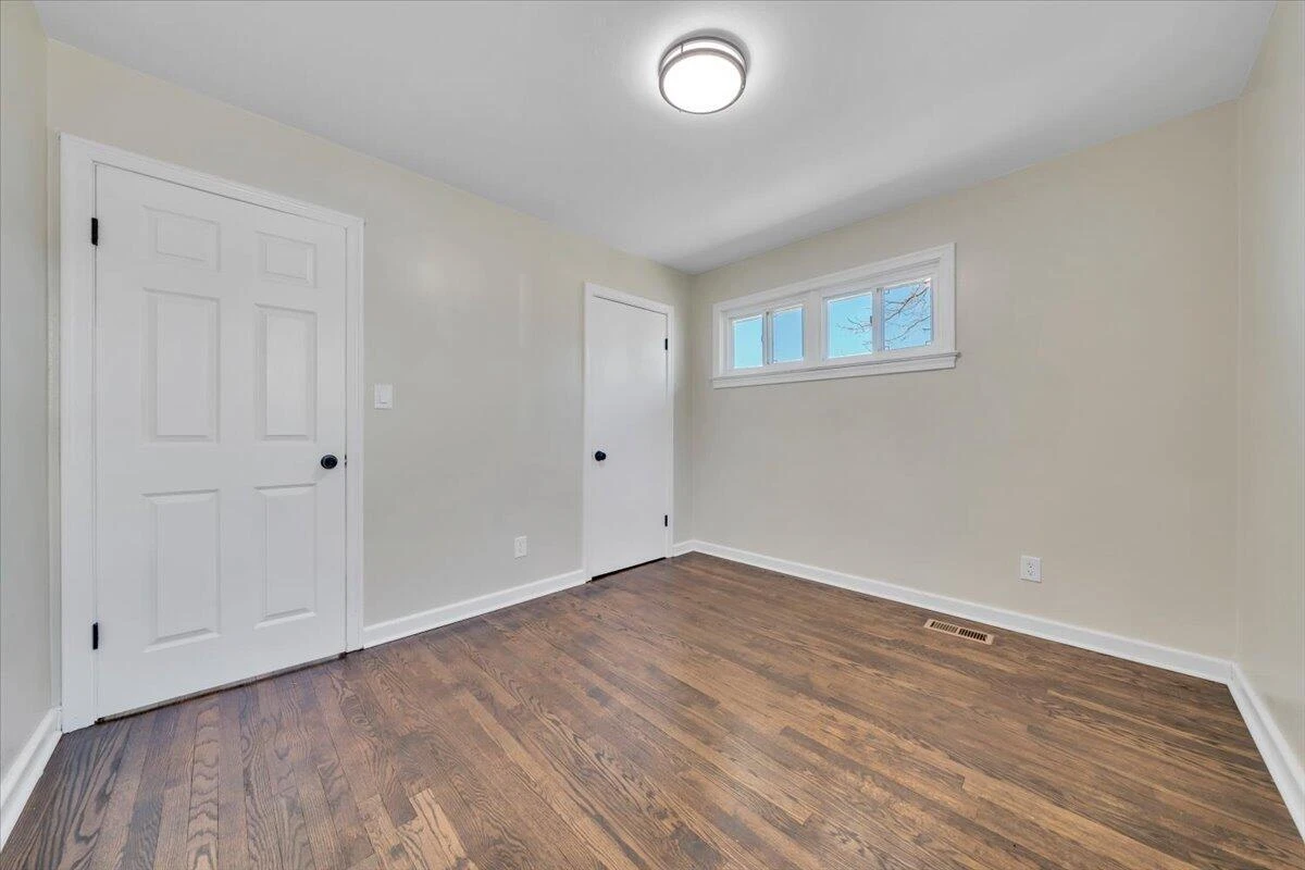2410 Avalon AVE NW - Photo 17