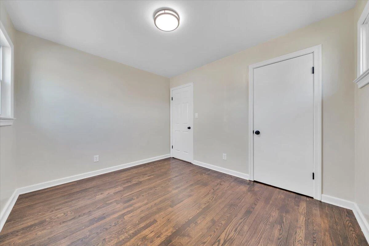 2410 Avalon AVE NW - Photo 18