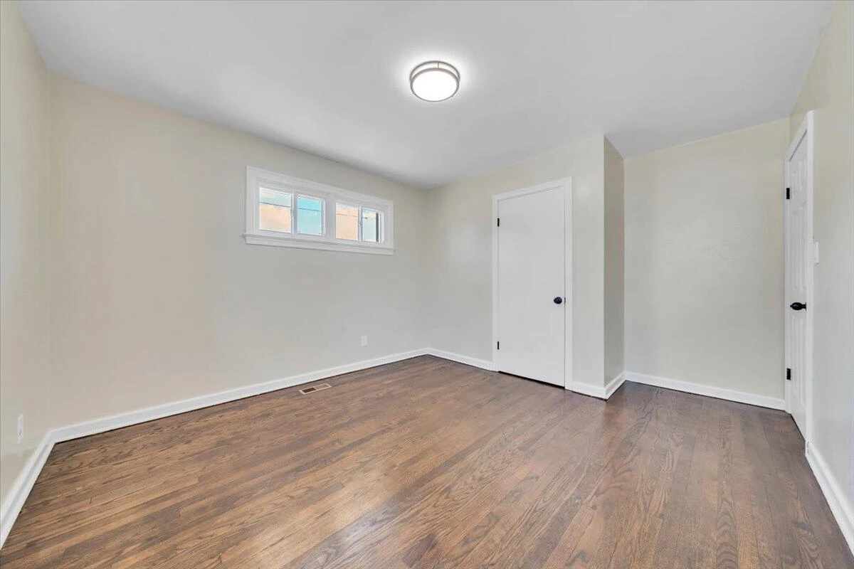 2410 Avalon AVE NW - Photo 21