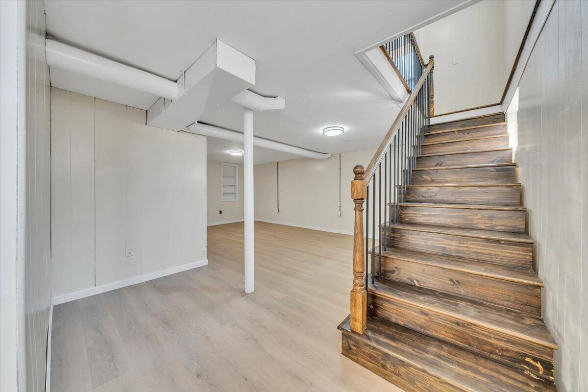 2410 Avalon AVE NW - Photo 25