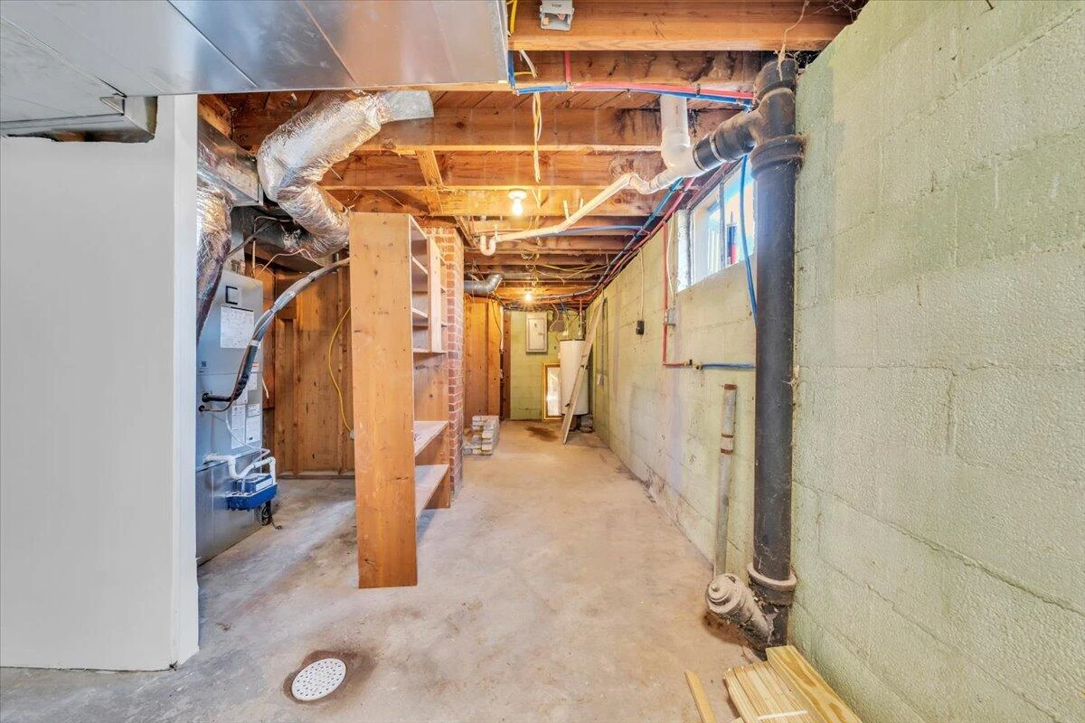 2410 Avalon AVE NW - Photo 31