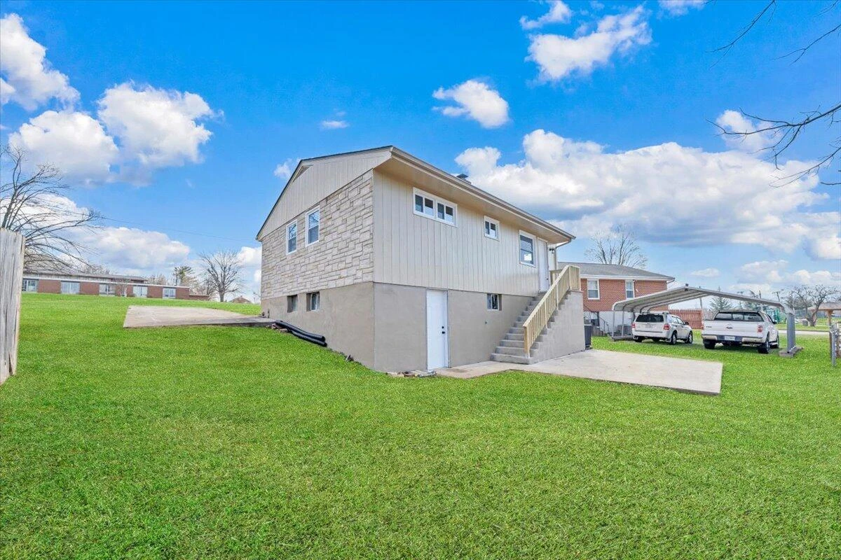 2410 Avalon AVE NW - Photo 35