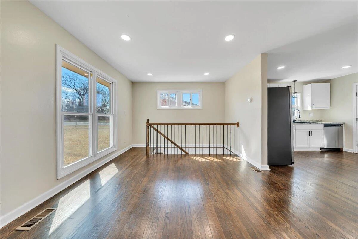 2410 Avalon AVE NW - Photo 4
