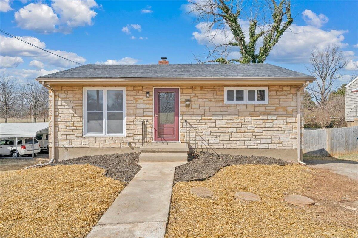 2410 Avalon AVE NW - Photo 45