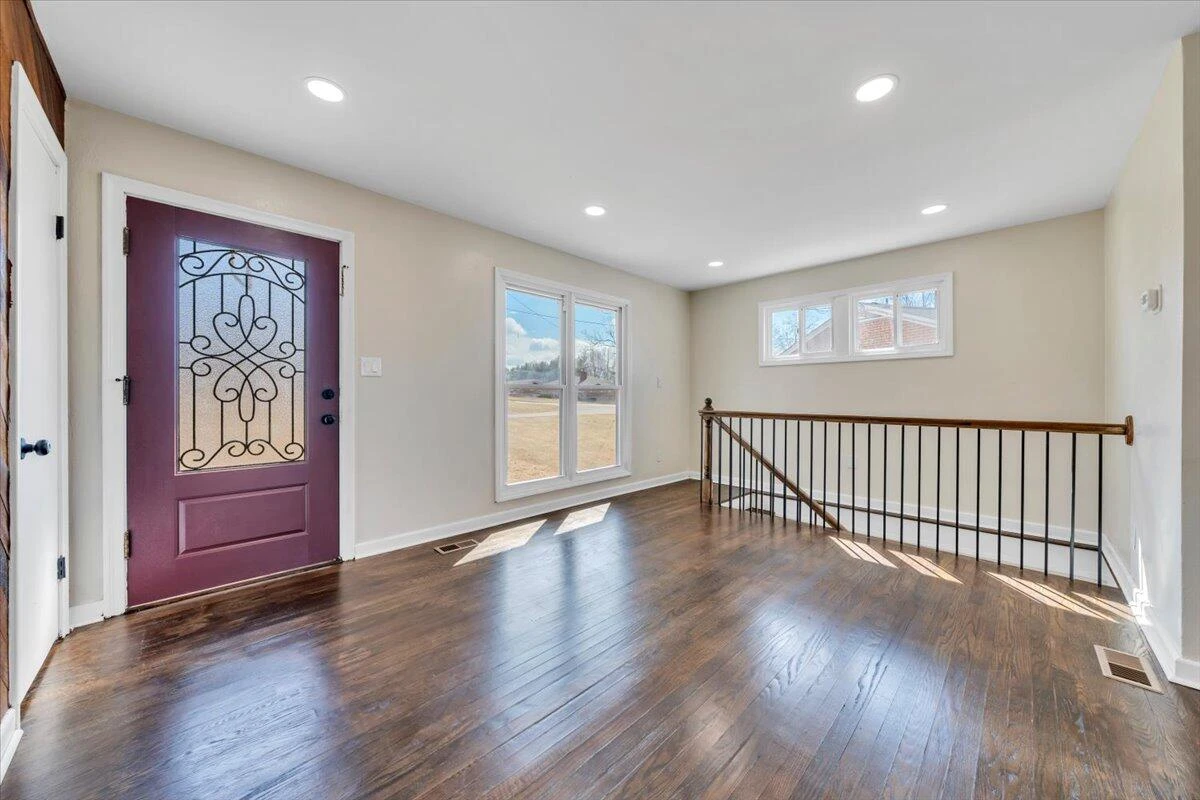 2410 Avalon AVE NW - Photo 5