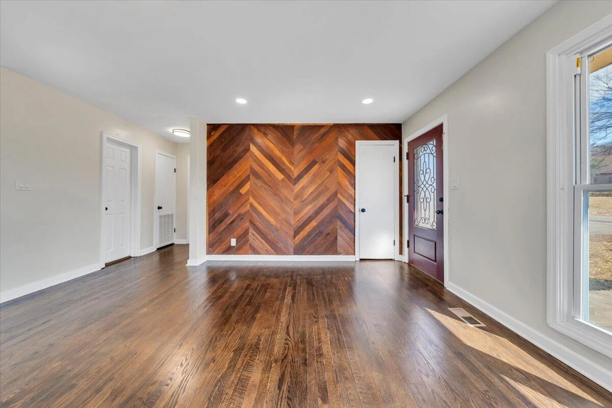 2410 Avalon AVE NW - Photo 8