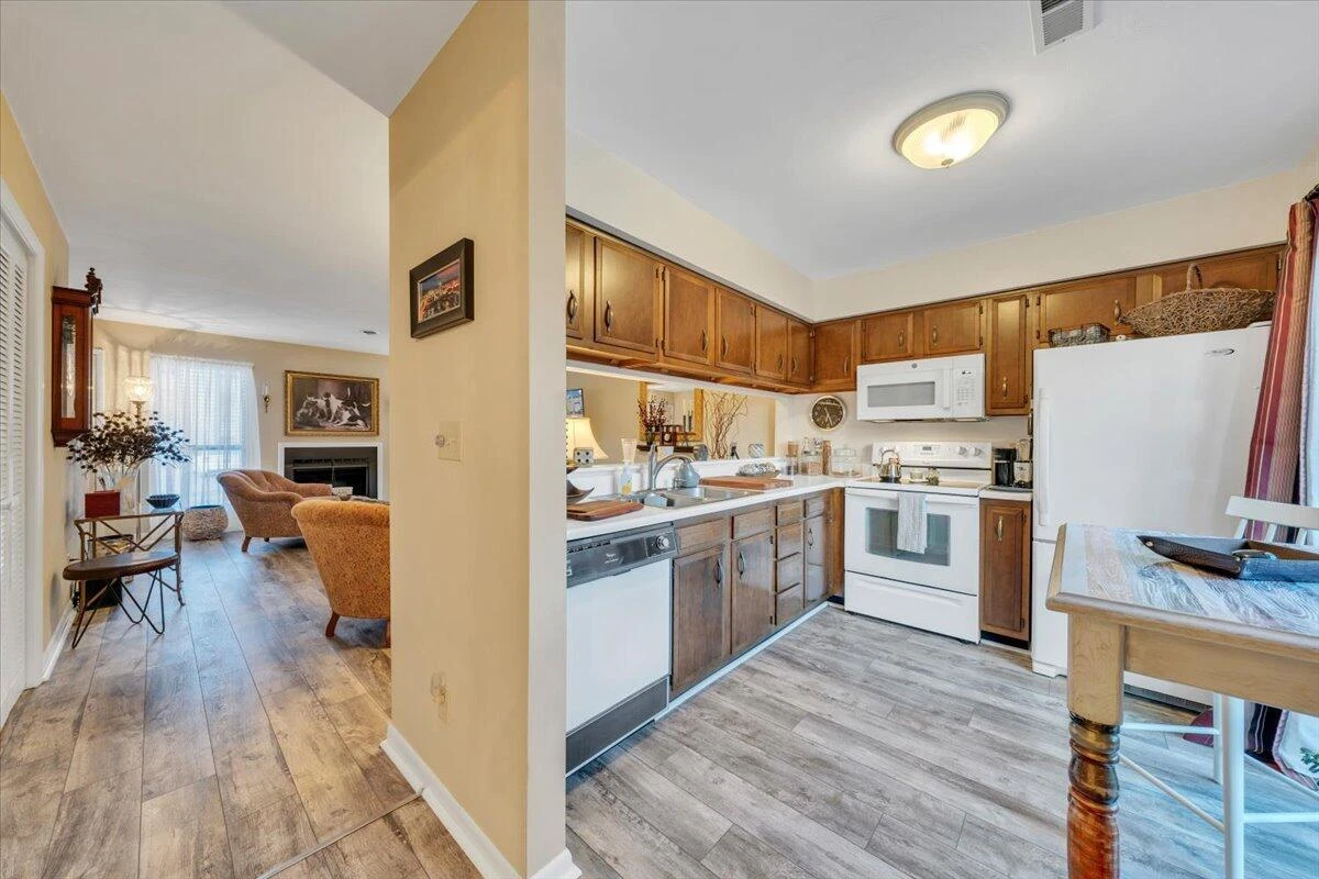 7239 Woods Crossing - Photo 11