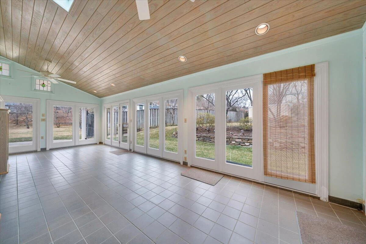 2612 Beverly BLVD SW - Photo 104