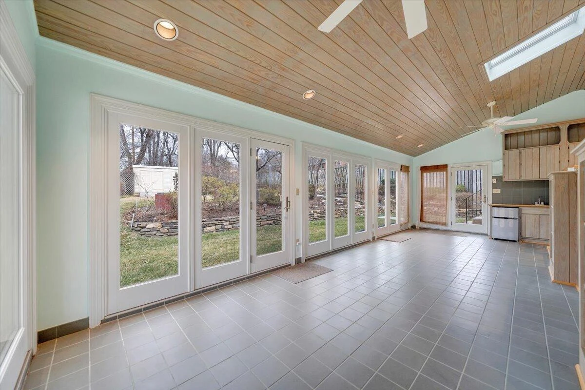 2612 Beverly BLVD SW - Photo 107