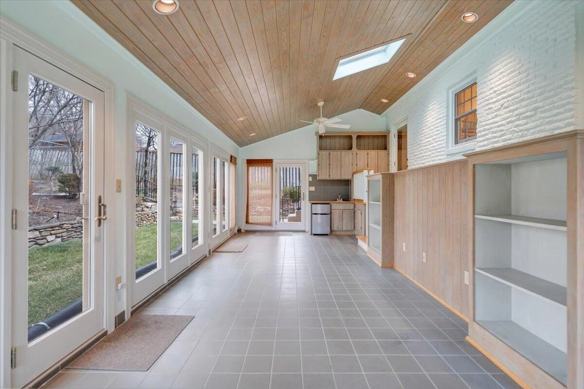 2612 Beverly BLVD SW - Photo 108