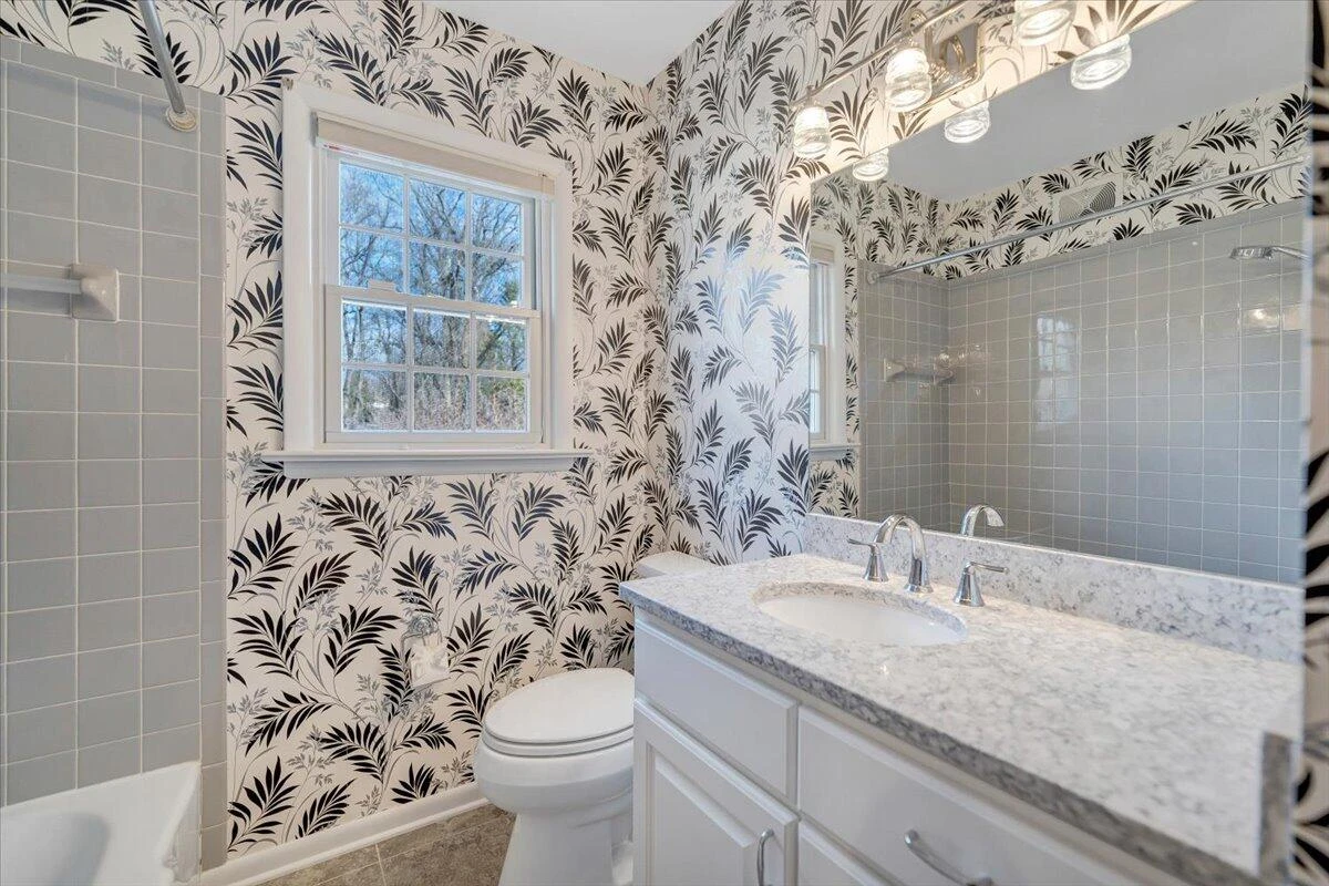 2612 Beverly BLVD SW - Photo 126