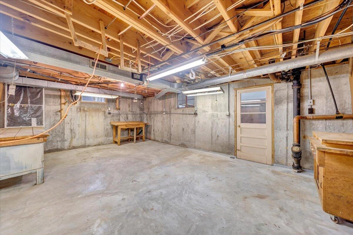 2612 Beverly BLVD SW - Photo 135