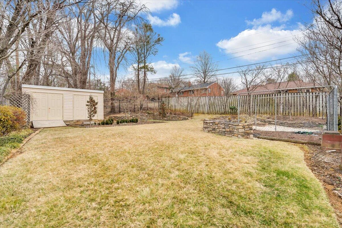 2612 Beverly BLVD SW - Photo 23