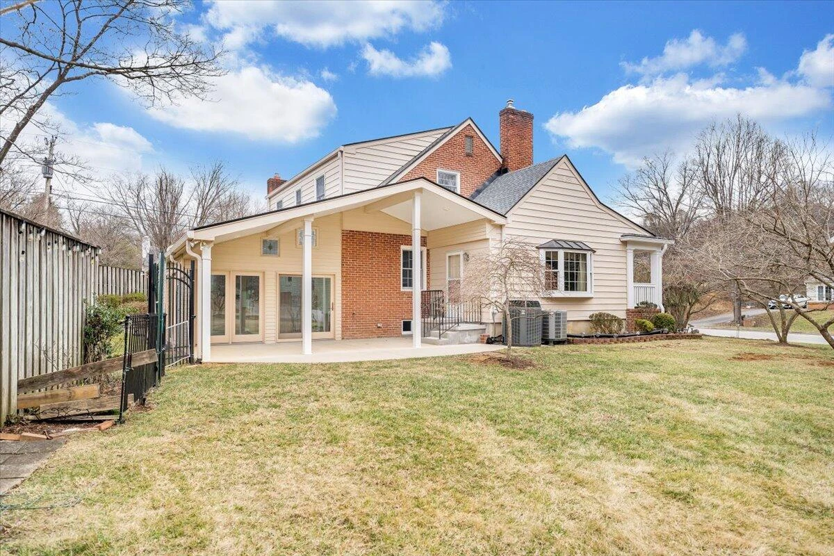 2612 Beverly BLVD SW - Photo 27