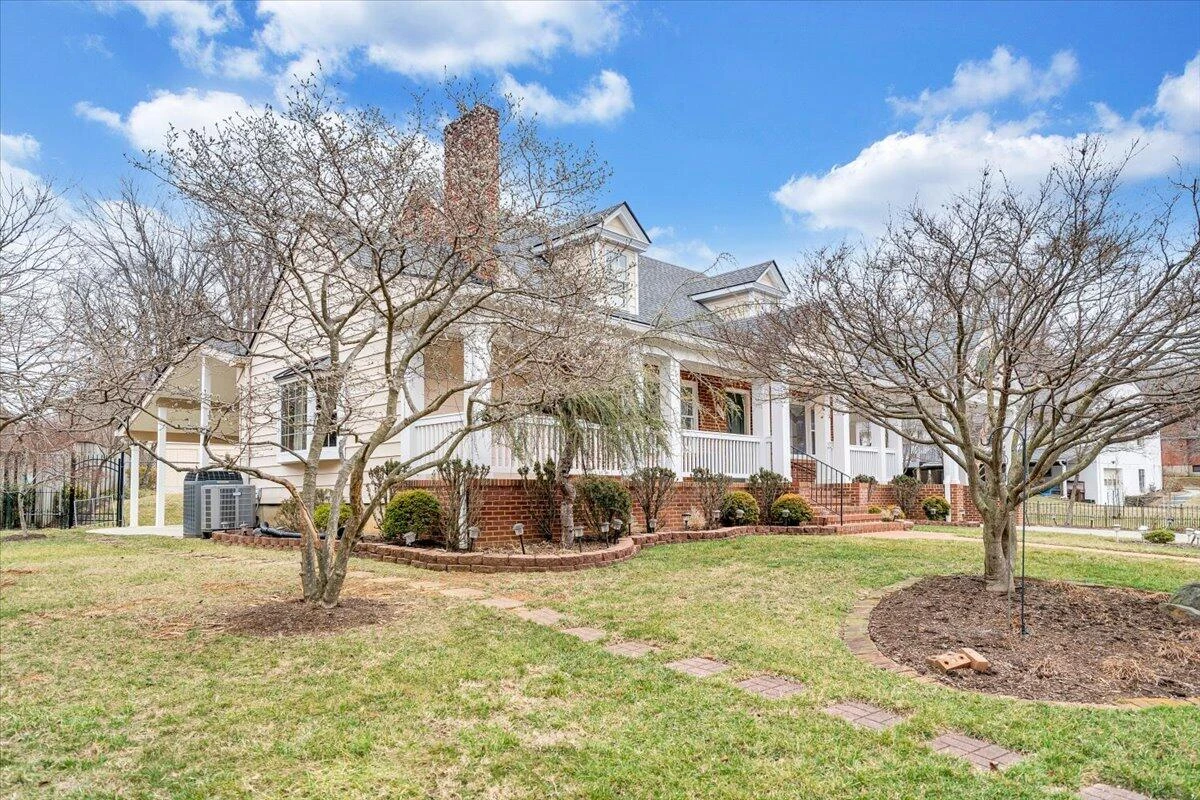 2612 Beverly BLVD SW - Photo 28