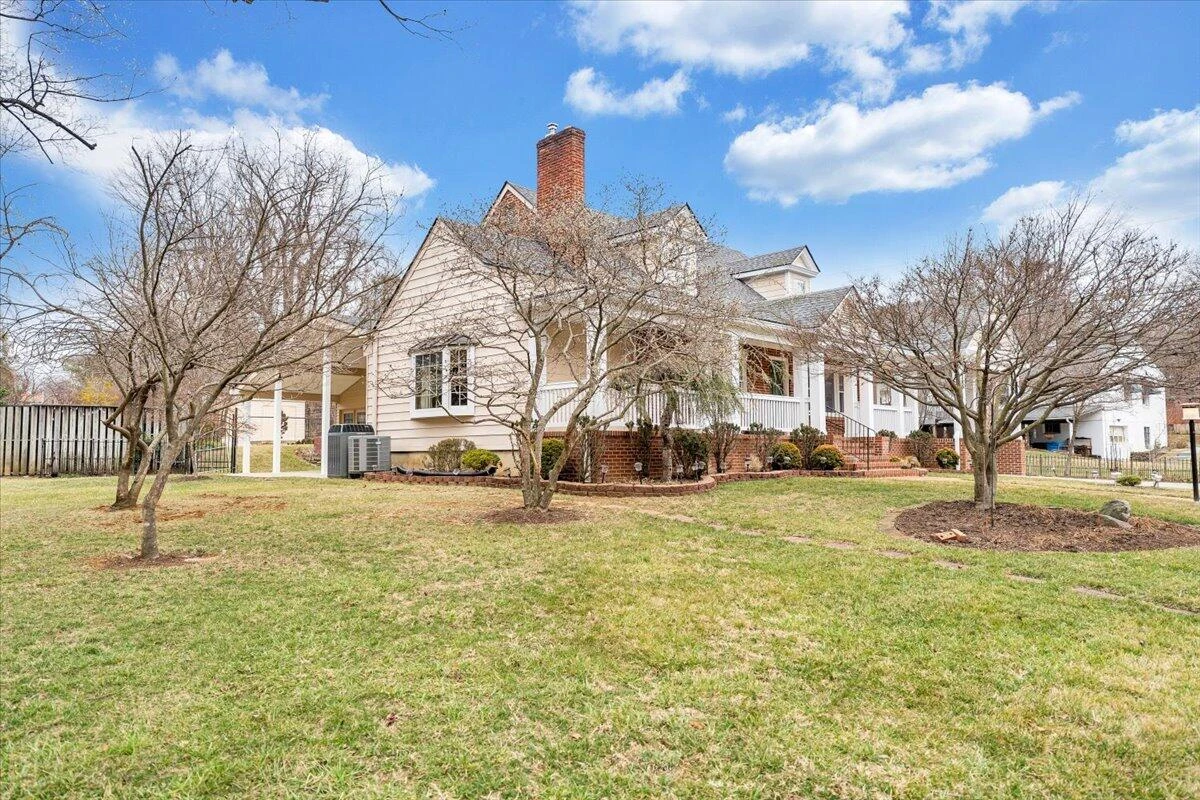 2612 Beverly BLVD SW - Photo 29