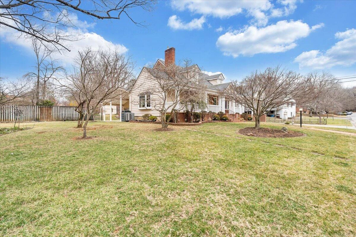 2612 Beverly BLVD SW - Photo 30