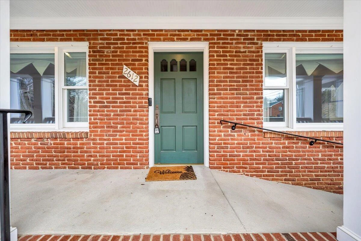 2612 Beverly BLVD SW - Photo 5