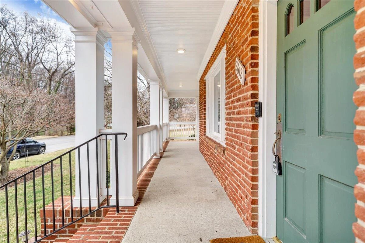 2612 Beverly BLVD SW - Photo 6