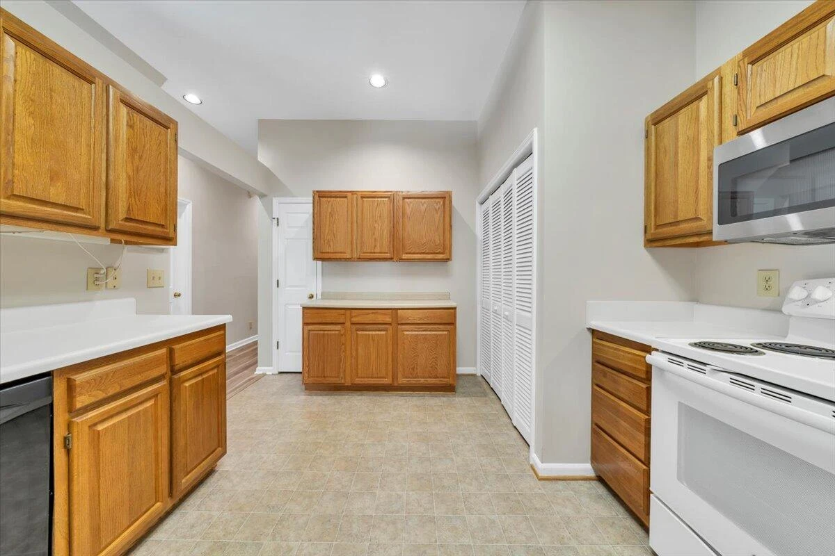 1980 Ashley LN - Photo 20