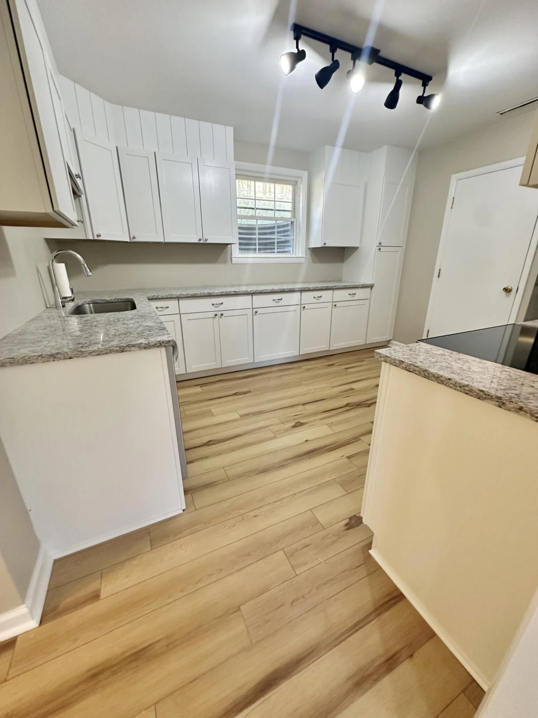 105 Ridgewood CIR - Photo 15