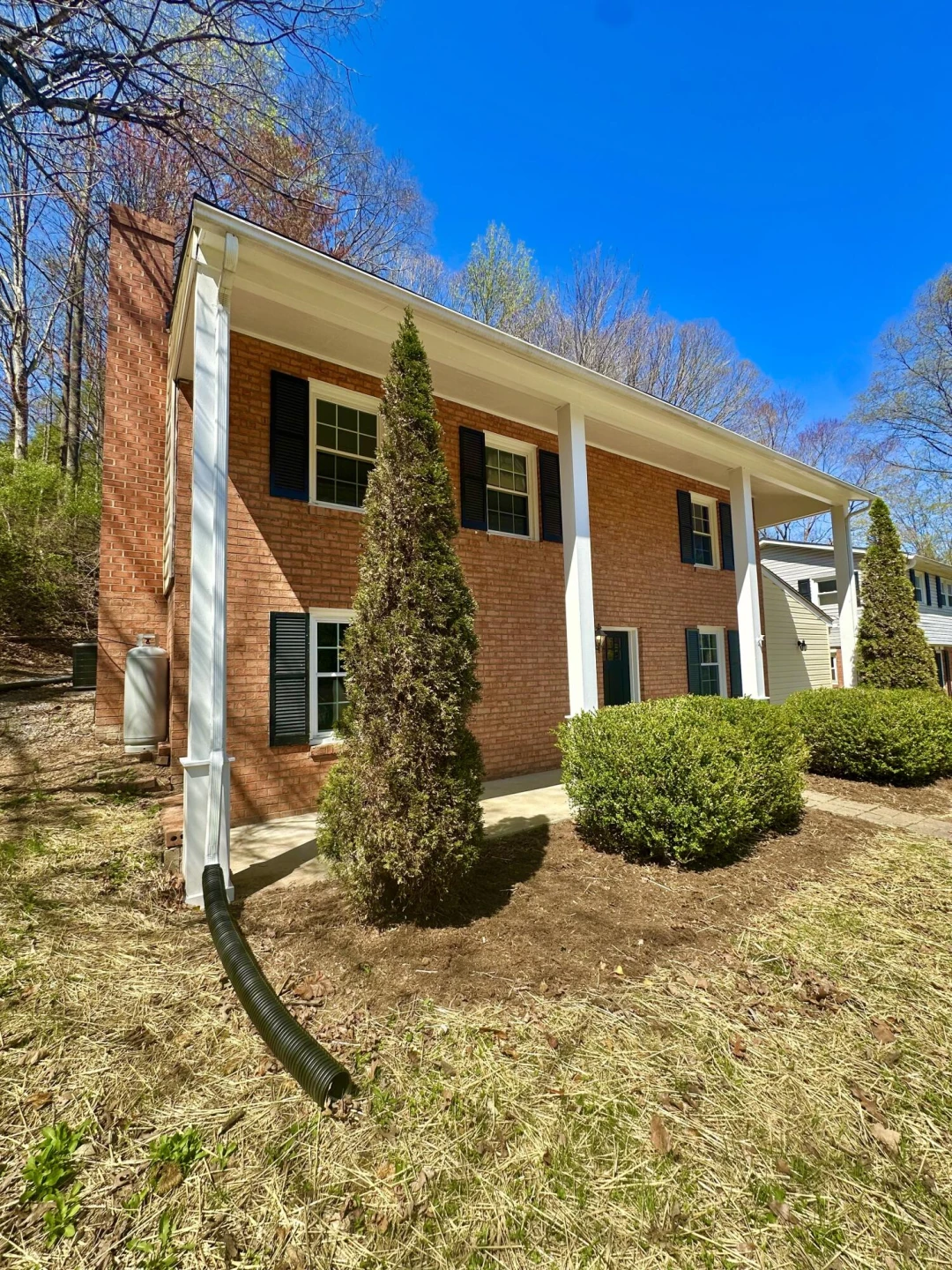 105 Ridgewood CIR - Photo 2