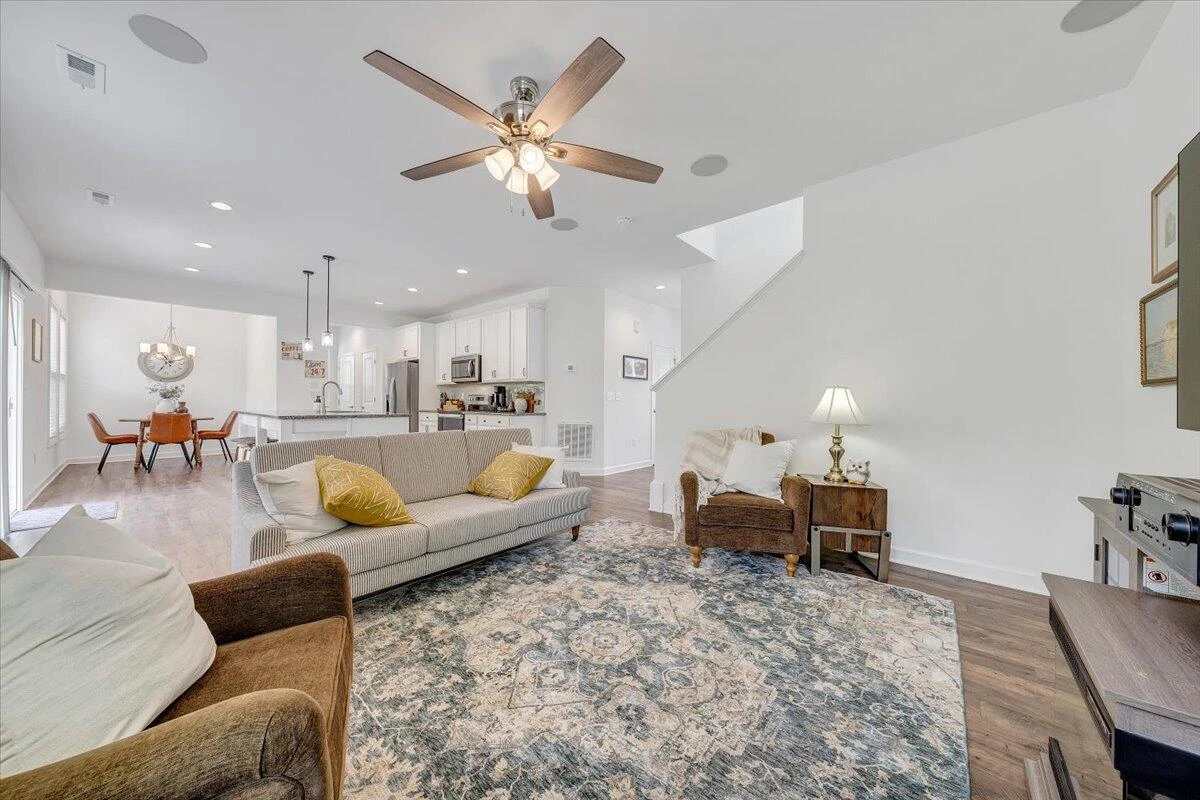 2130 Kings Walk DR NE - Photo 10