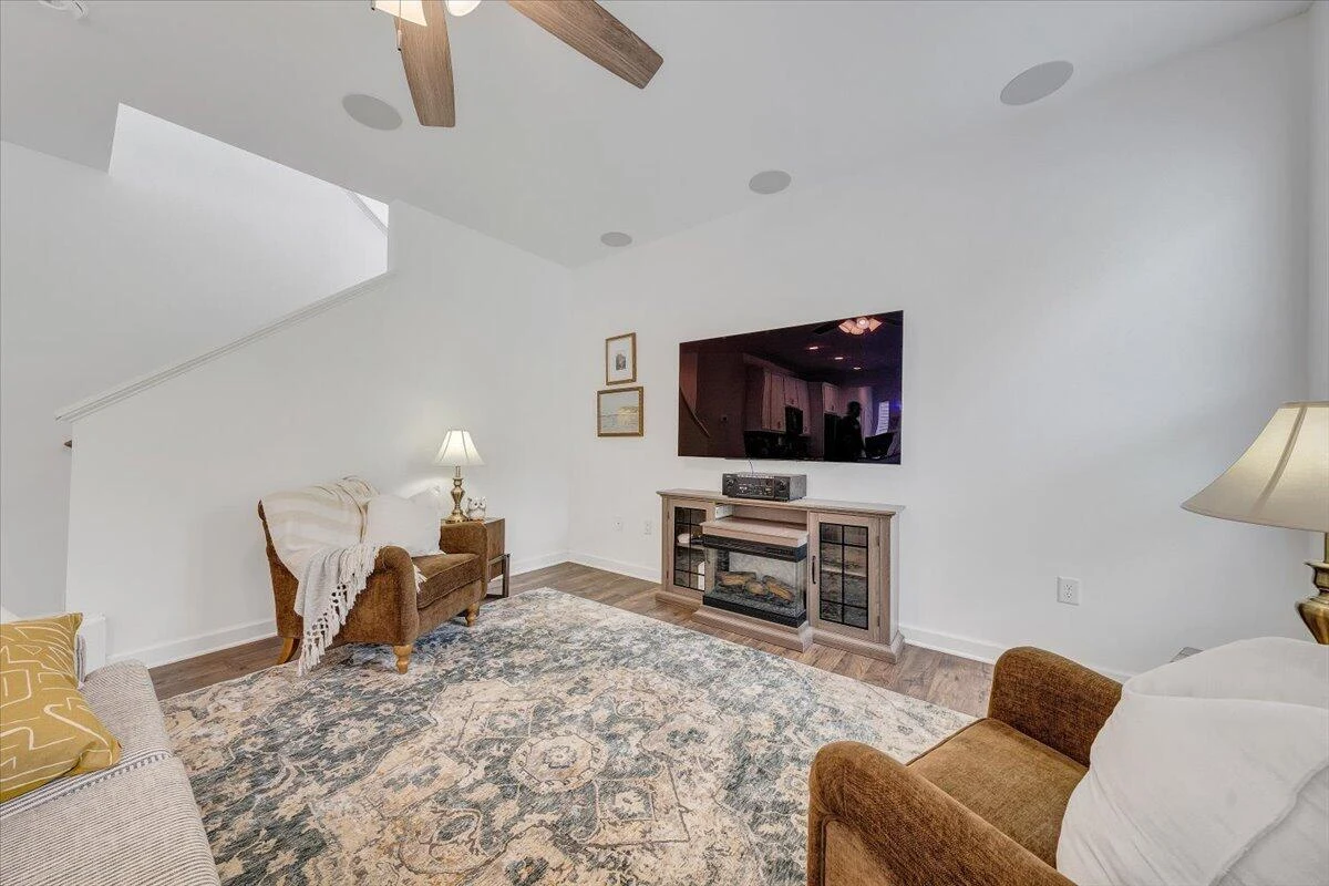 2130 Kings Walk DR NE - Photo 12