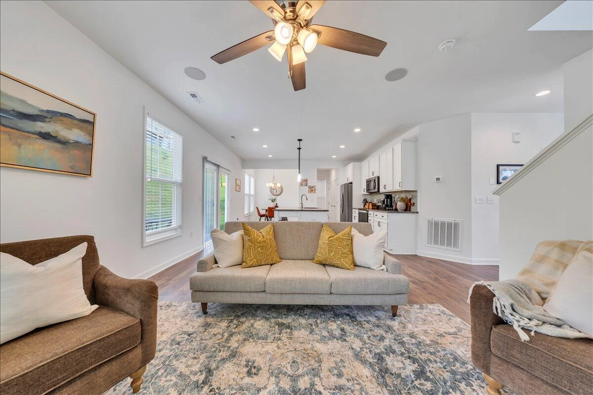 2130 Kings Walk DR NE - Photo 14