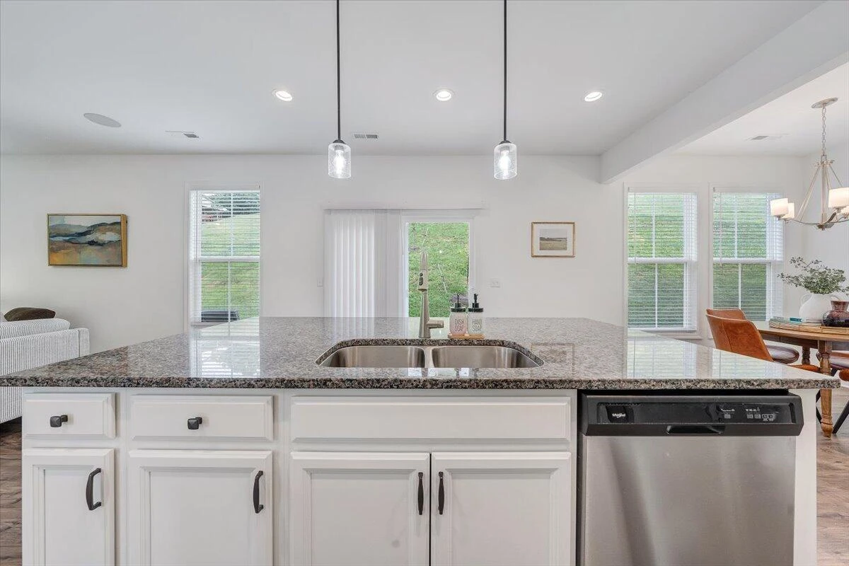 2130 Kings Walk DR NE - Photo 19