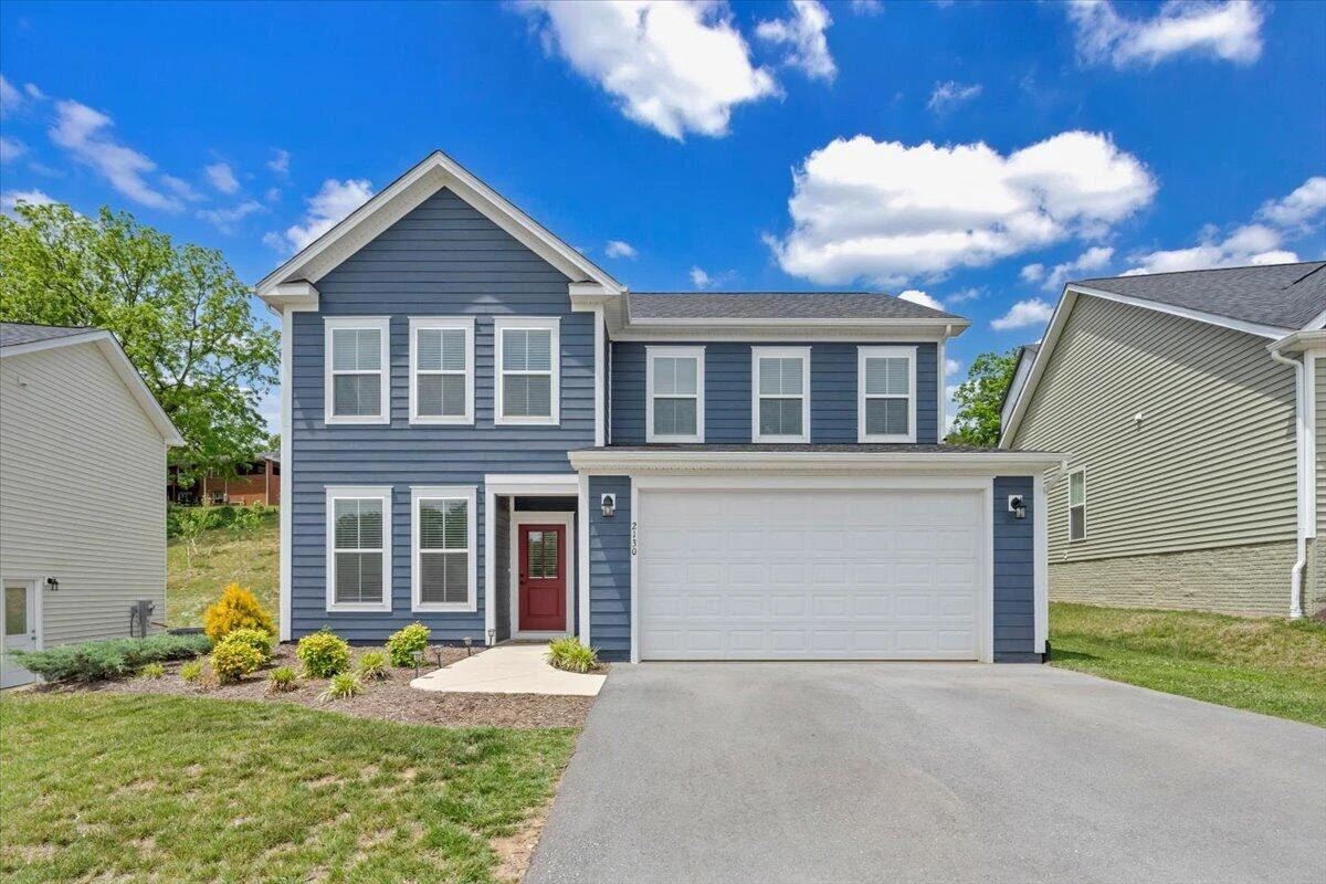2130 Kings Walk DR NE - Photo 2