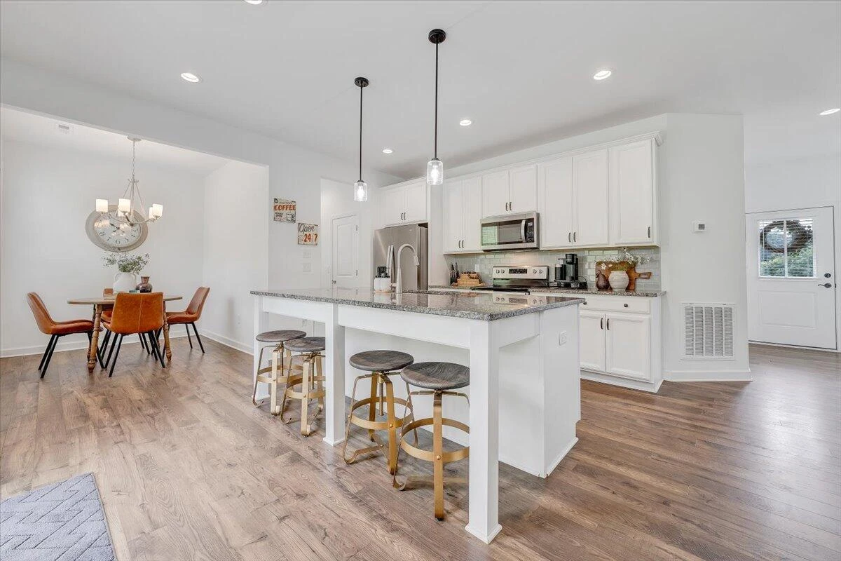 2130 Kings Walk DR NE - Photo 20