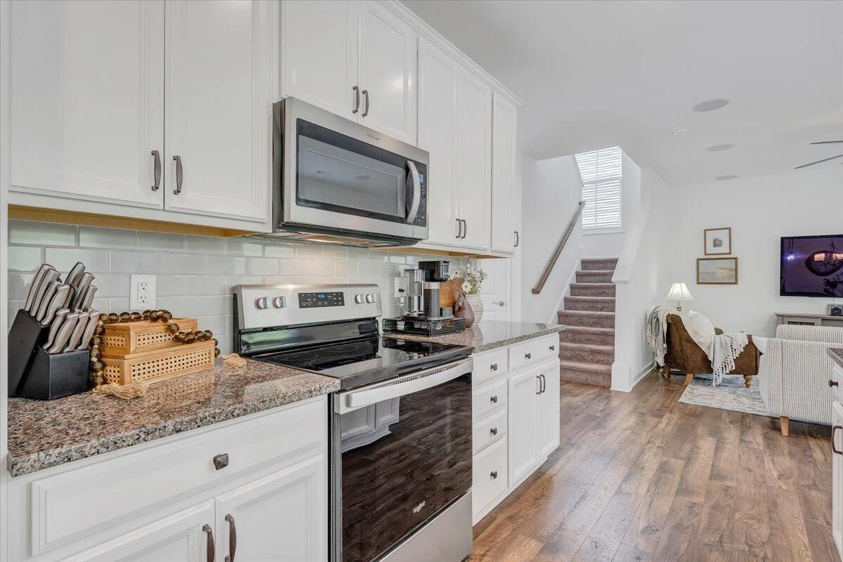 2130 Kings Walk DR NE - Photo 24