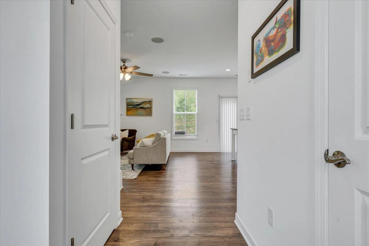 2130 Kings Walk DR NE - Photo 3