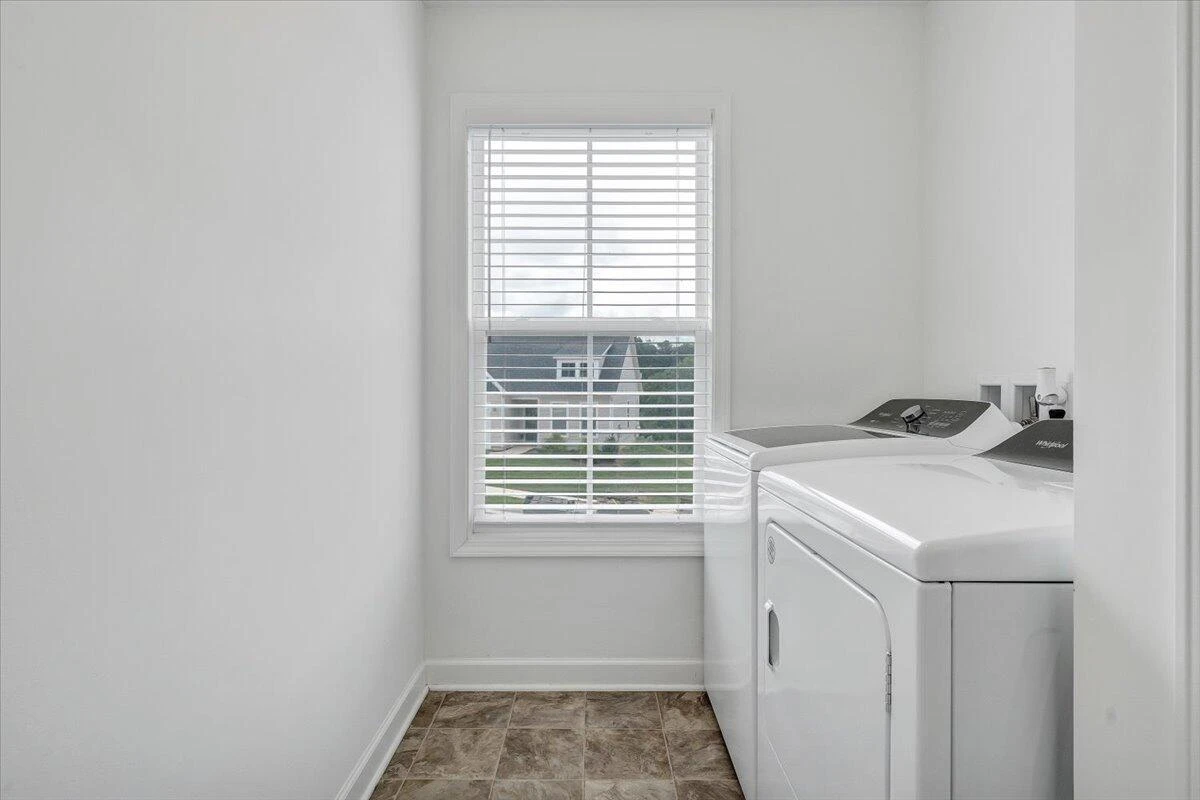 2130 Kings Walk DR NE - Photo 34