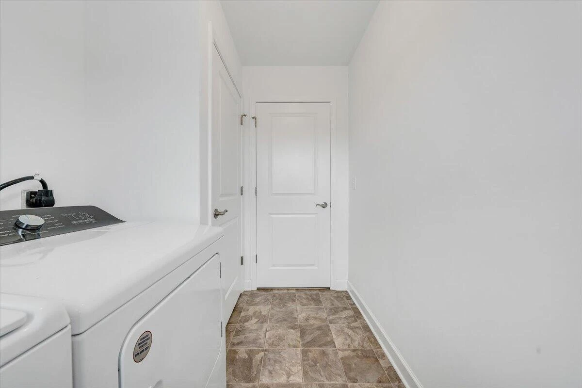 2130 Kings Walk DR NE - Photo 35