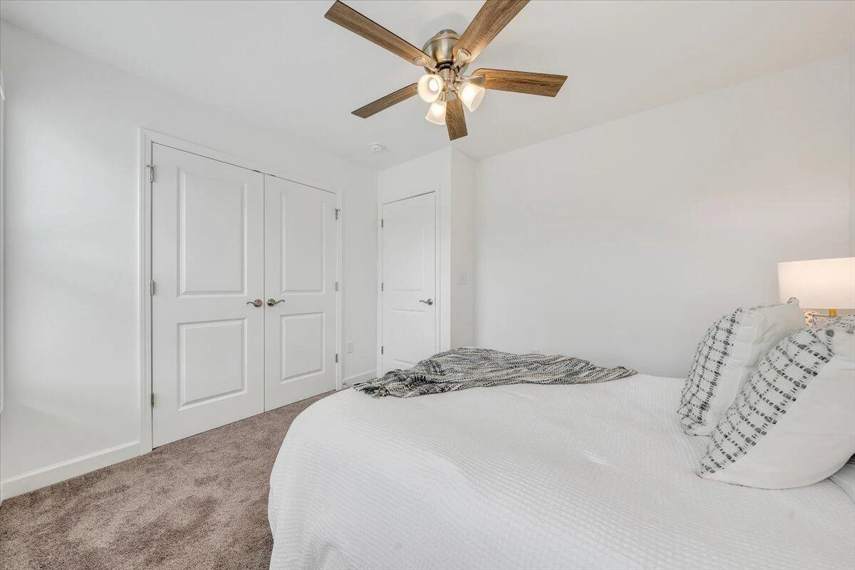 2130 Kings Walk DR NE - Photo 37