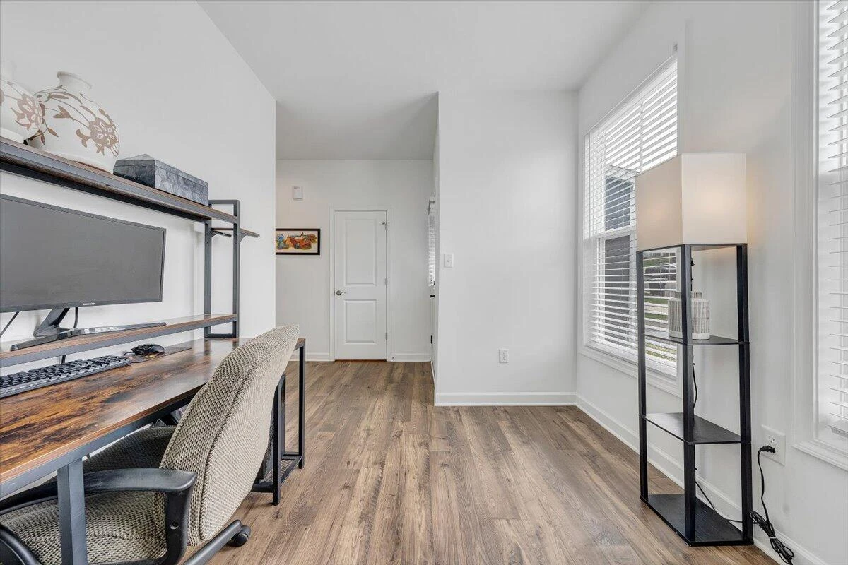 2130 Kings Walk DR NE - Photo 8