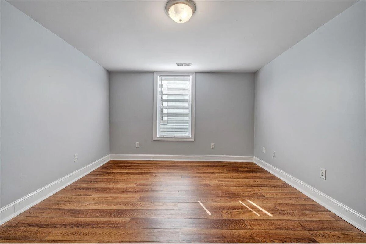 117 16th ST SE - Photo 11