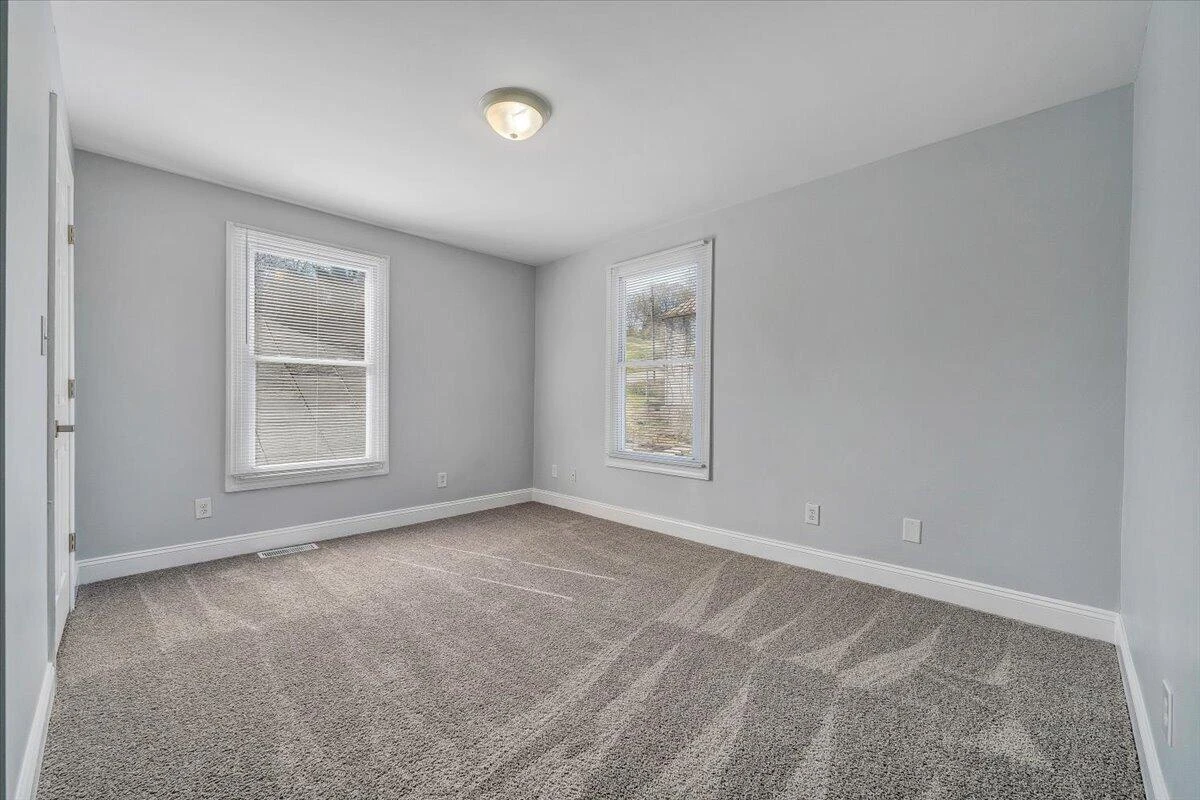 117 16th ST SE - Photo 22