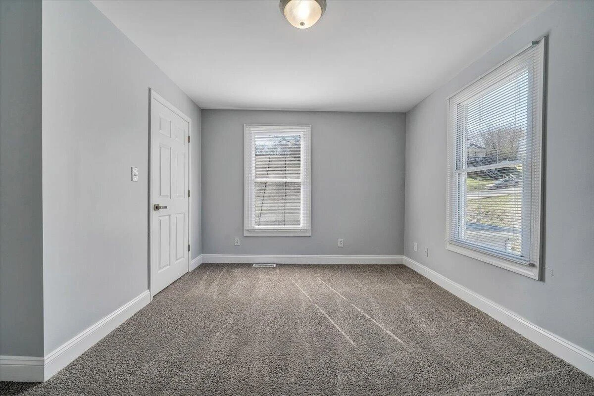 117 16th ST SE - Photo 23