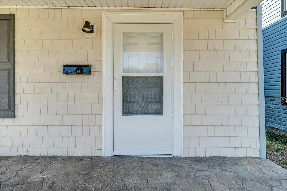 117 16th ST SE - Photo 3