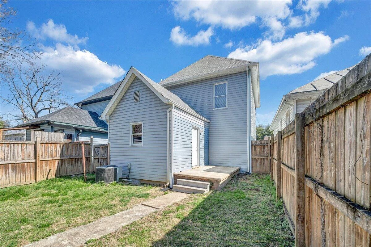 117 16th ST SE - Photo 35